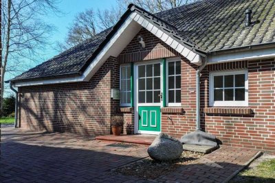 Entwicklungspotenzial! gepflegtes Zweifamilienhaus mit 2,34 ha Grundstück und Bauland