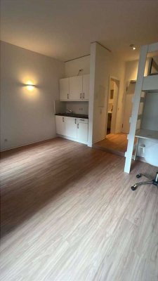 [VAC-22730] Helle 1-Zimmer-Studentenwohnung in Top-Lage, nur wenige Schritte vom Rhein-Center Köln!