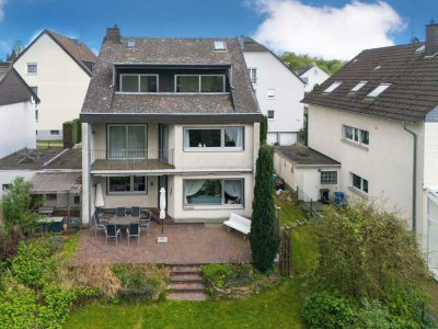 Leverkusen-Lützenkirchen: 
Freistehendes Einfamilienhaus mit viel Platz und traumhaftem Garten