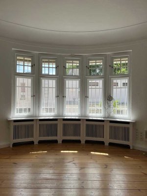 Stilvolle, geräumige 5-Zimmer-Wohnung mit Terasse in Berlin