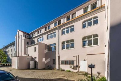 Sanierte 2-Raum-Altbau-Wohnung im Dachgeschoss!