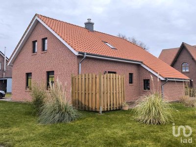 Neuwertiges Friesenhaus nahe an den Niederlanden gelegen! Einliegerwohnung möglich