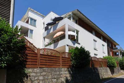 Helle, freundliche Penthousewohnung mit Balkon & Tiefgarage – Am Fuße des Tüllingers in Lörrach