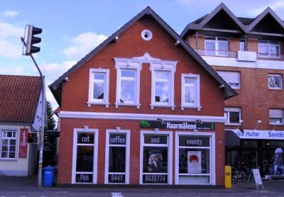 3 Zimmer Altbauwohnung mit Balkon in zentraler Lage
