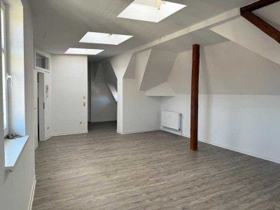 Frisch renoviert mit Einbauküche und Tageslichtbad