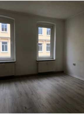 Freundliche und vollständig renovierte 1,5-Raum-EG-Wohnung in Altenburg