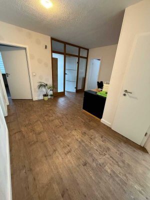 Vielseitiges Wohnen in Meppen – Zweifamilienhaus mit Garten und Garage