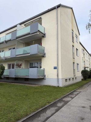 Exklusive, geräumige 1-Zimmer-Wohnung mit Balkon in Germering