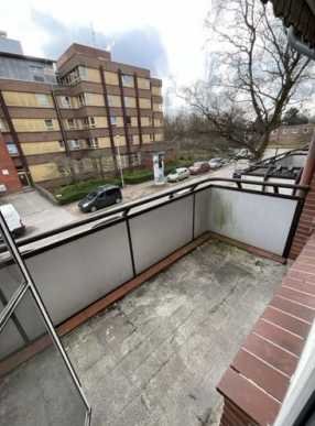 Balkonwohnung zum 16.04.2026