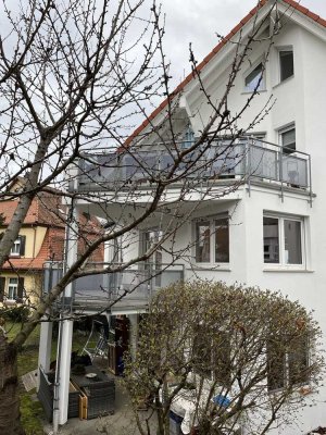Stilvolle, modernisierte 4,5-Zimmer-Wohnung mit geh. Innenausstattung mit Balkon und EBK