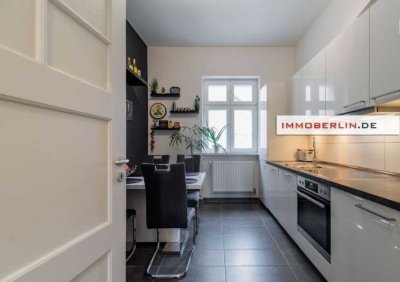 IMMOBERLIN.DE - Stilvolle Altbauwohnung mit Westbalkon beim Steglitzer Zentrum