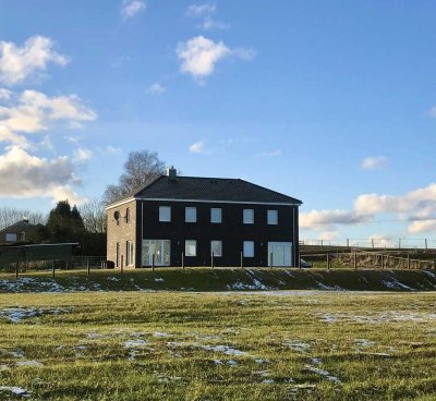 Einfamilienhaus mit Optionen - Baugrundstück / Weideland / Scheune
