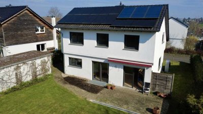 Erstbezug nach Sanierung: Freistehendes Einfamilienhaus mit großem Garten