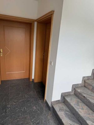 3-Raum-Wohnung in kleiner Stadtvilla mit 6 Wohneinheiten