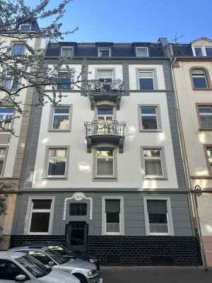 2-Zimmerwohnung im charmanten Altbau im beliebten Frankfurter Bockenheim