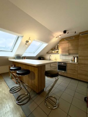 WG-Zimmer ausschließlich für "STUDENTINNEN" in Nähe der Altern Oper