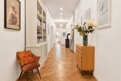 Familiengerechte Beletage über 204 m² mit Altbau-Charme und zwei Balkonen