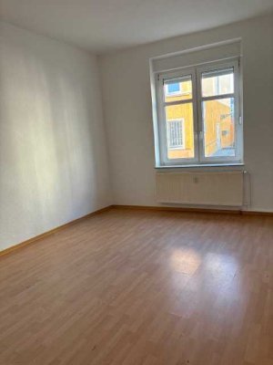 3 Zimmer im Erdgeschoss sofort verfügbar !!!