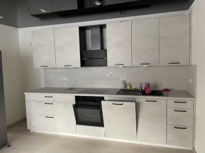 Helle 2,5-Zimmer EG-Wohnung mit Klimaanlage, Holzofen, EBK, Wallbox und Gartennutzung in Otterstadt