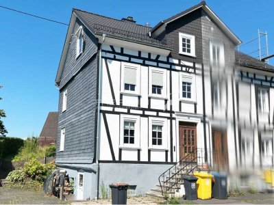 FREIRAUM4 +++ Charmante Doppelhaushälfte in Freudenberg mit Ausbaureserve
