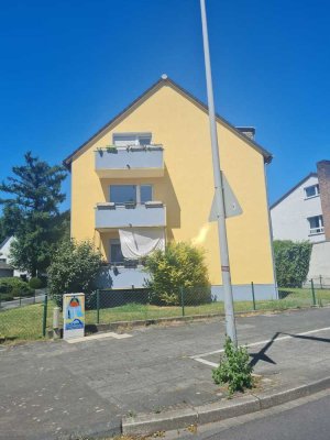 Schöne helle 3-Zimmer-Wohnung mit Balkon im I.OG