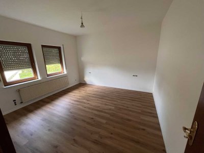 Erstbezug nach Sanierung: schöne 2,5-Zimmer-Wohnung mit Balkon in Trierweiler