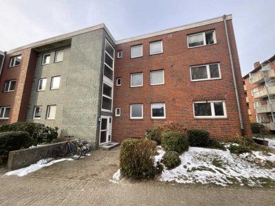 Renovierte 4-ZKB-Balkonwohnung im Erdgeschoss im Europaviertel zu vermieten!
