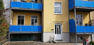 2-Raum-Wohnung mit Südbalkon + Einbauküche nahe EKZ Husarenhof