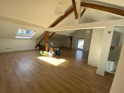 Zentrale DG-Wohnung mit 2 Schlafzimmern in Jünkerath - gemütlich & hell