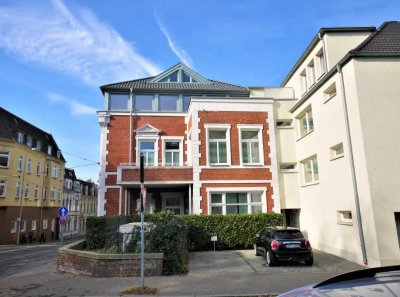 Luxuriöses und zentrales Wohnen am Wilhelmplatz I Parkett I Balkon I inkl. Einbauküche