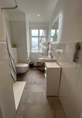 Geschmackvolle und geräumige Wohnung mit zwei Zimmern sowie Balkon und EBK in Oranienburg