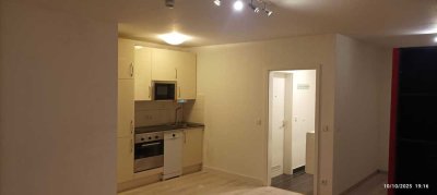 Gepflegte 1-Zi-Wo mit Balkon - EBK - Kellerabteil - Waschküche - teilmöbliert