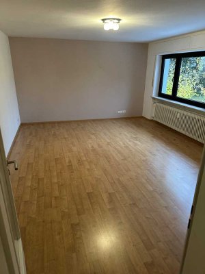 Gepflegte 2-Zimmer-Wohnung mit Balkon in Karlsruhe-Palmbach