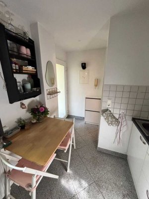 Charmante Souterrain-Wohnung mit Gartenmitnutzung in zentraler Lage – ab 01.11.2025 verfügbar