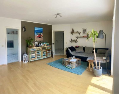 Sonnendurchflutete, helle 3,5 ZKB-Wohnung mit gehobener Innenausstattung mit EBK in Oftersheim