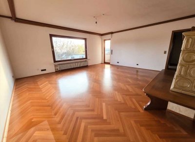 Charmante Erdgeschosswohnung mit Kamin, Balkon, offener Küche und Frühstücksterrasse