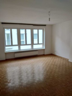 Gepflegte 1-Zimmer-Wohnung mit Balkon  in Aschaffenburg