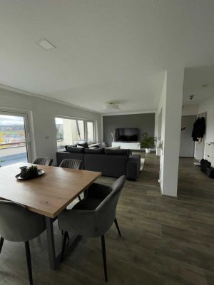 Helle 3-Zimmer Dachgeschosswohnung mit wunderschönem Ausblick