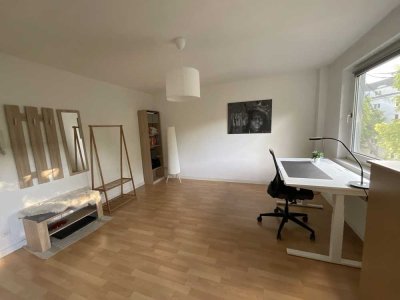 Mainz-Neustadt! Zwischenmiete! Helle möblierte 1-Zimmerwohnung - Juli/August/September