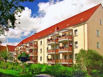 3-Raum-Umbauwohnung mit Badewanne und Dusche