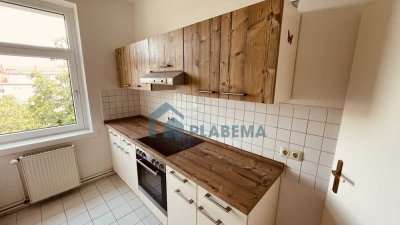 Gut geschnittene 3- Zimmer- Wohnung mit neuwertiger Einbauküche