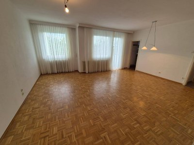 ZENTRALE LAGE – SONNIGER BALKON