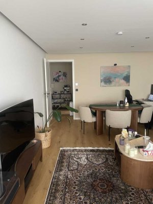 Hochwertig sanierte & helle 2-Zimmer Wohnung mit Balkon in München-Solln