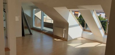 Helle, großzügige 3-Raum-DG-Wohnung mit neuer EBK in Hohenacker