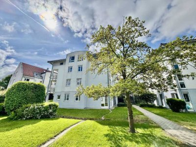 ***Sanierte 2-Zimmer ETW in EXKLUSIVER LAGE*EG*neues Badezimmer, EBK, Balkon und TG