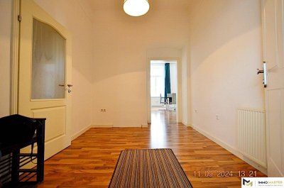 Schöne-Altbau-Eckwohnung in Stilhaus