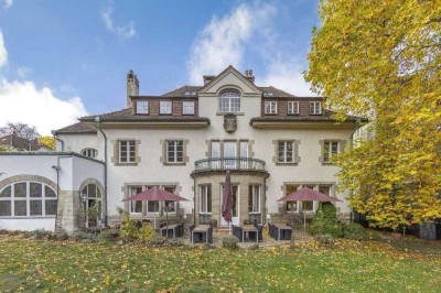 Exklusive Villa am Golfplatz · 1.200 m² -  Luxus & Geschichte