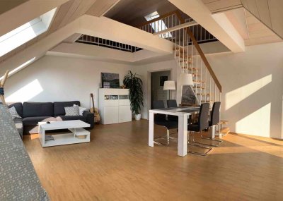 Stilvolle 3,5-Zimmer-DG-Wohnung am Maasgrund in Oberursel mit großem Balkon, EBK und FBH!!!