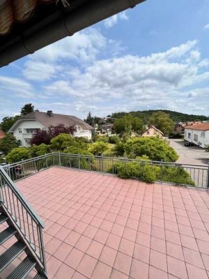 Freistehendes Wohnhaus mit Anbau, großem Garten, 30 qm Sonnenterrasse, Garage und viel Potenzial