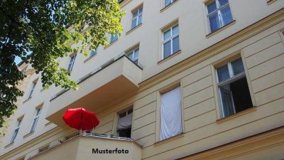 Historische 3-Zimmer-Wohnung mit Balkon